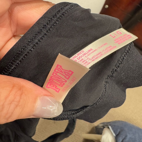 Victoria's Secret White Dog Graphic Tank Top - Picture 4 of 4